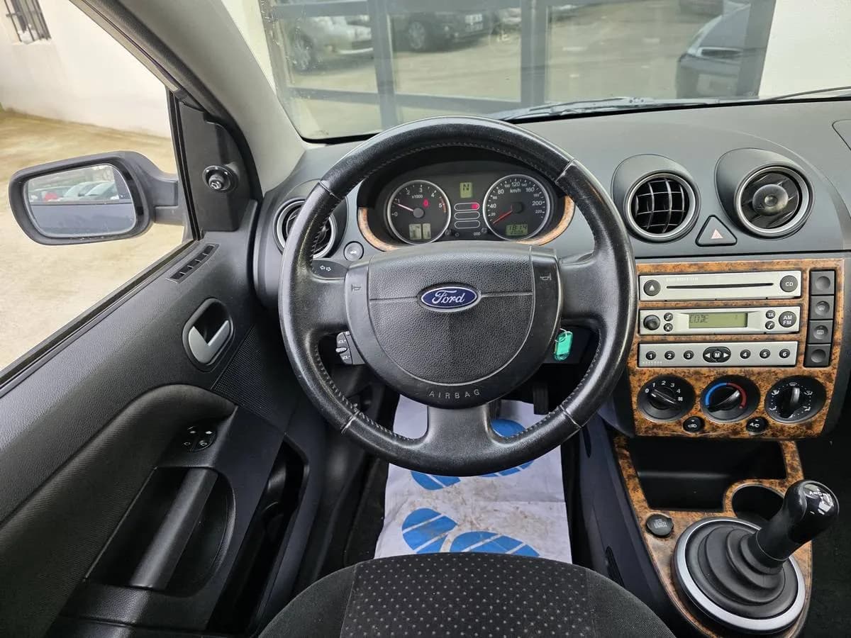 Ford Fiesta 2005 — photo 6