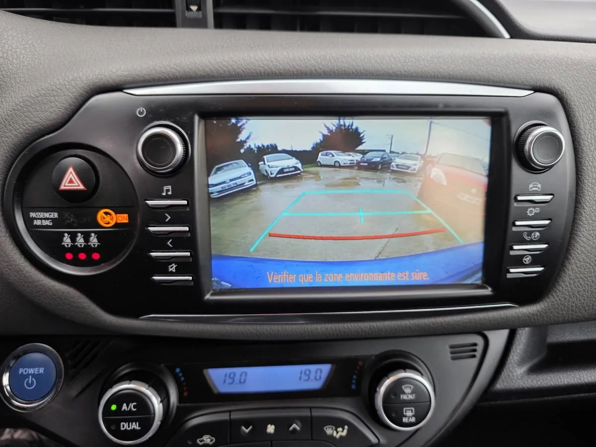 Toyota Yaris 2020 — photo 8