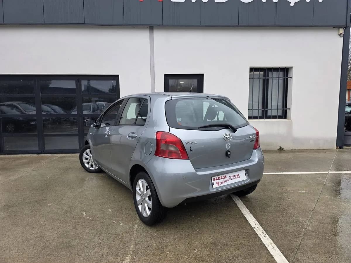 Toyota Yaris 2008 — photo 3