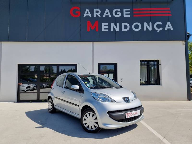 Peugeot 107 1.0i 68 ch Trendy / 1 er Main & Boite Automatique