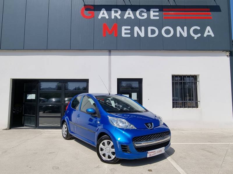 Peugeot 107 1.0i 68 ch Filou / Boite Automatique & 1 er Main !